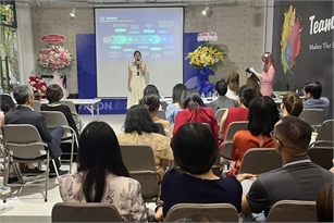NHỮNG CÂU CHUYỆN CỦA PHOENIX